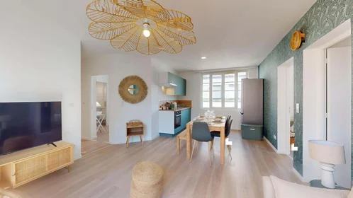 Private room at 11 Rue Michel Servet, 21000 Dijon, France, image 10 of 17
