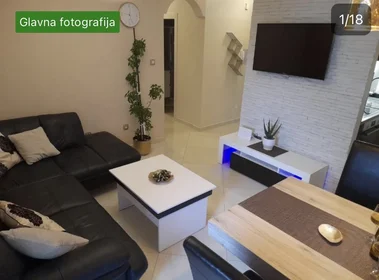 Entire apartment at Pujanke ulica 28, image 1 of 18
