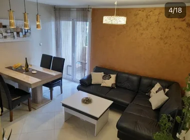 Entire apartment at Pujanke ulica 28, image 2 of 18