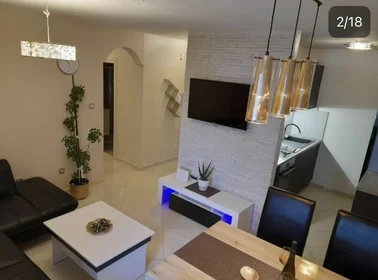 Entire apartment at Pujanke ulica 28, image 4 of 18