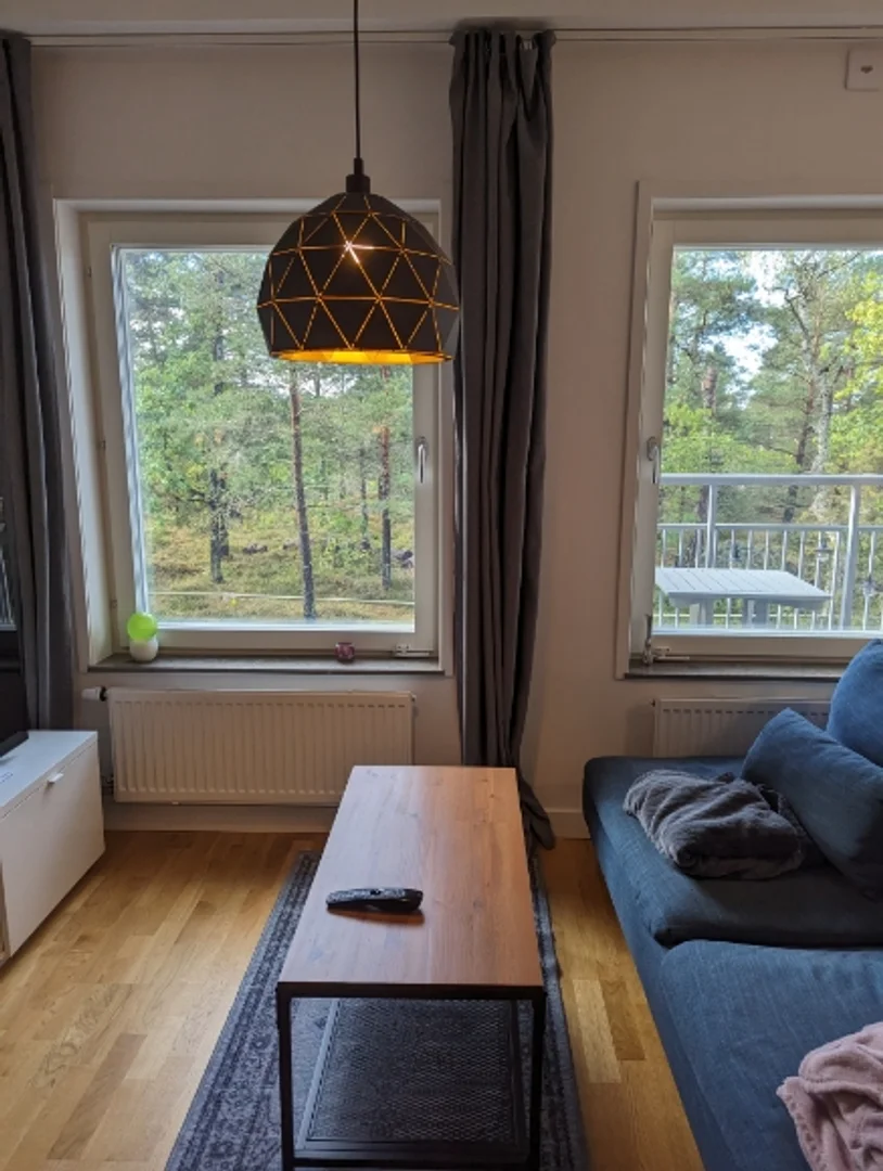'de öğrenci dairesinde, tamamen mobilyalı kiralık oda