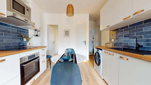 Stanza privata in 10 Rue de Dijon, 33100 Bordeaux, France, immagine 20 di 21