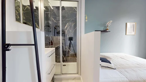 Stanza privata in 10 Rue de Dijon, 33100 Bordeaux, France, immagine 7 di 21