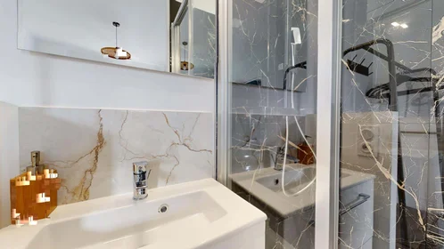 Stanza privata in 10 Rue de Dijon, 33100 Bordeaux, France, immagine 8 di 21
