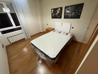 Chambre à louer avec lit double Logrono