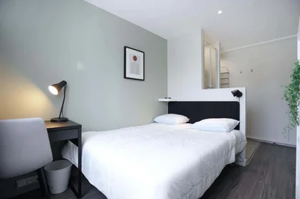 Habitación privada en 24 Bd Oscar Leroux, 35200 Rennes, France, imagen 1 de 8