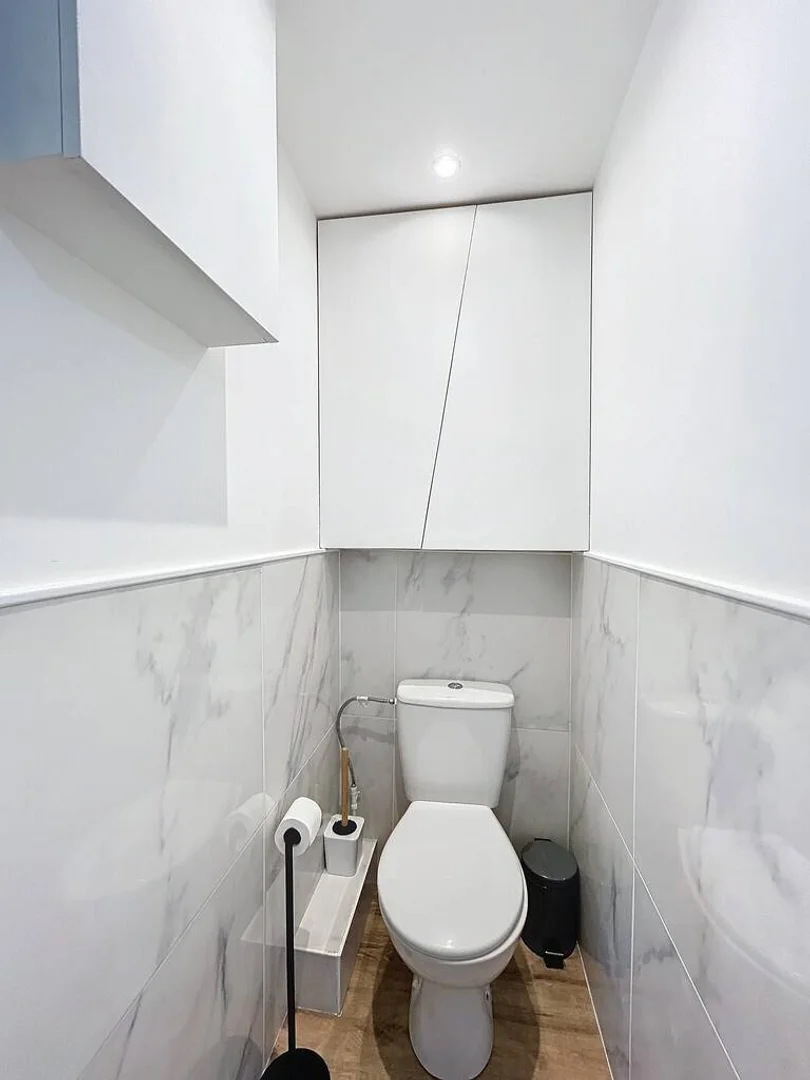 Quarto de estudante económico com localização conveniente em 