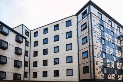 Private room at Harbour Court Bristol BS1 5TP, image 1 of 10