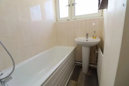 Stanza privata in Laxfield Court,Pownall Road, immagine 7 di 10