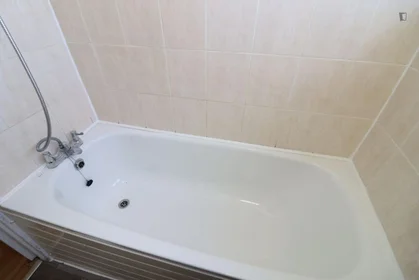 Stanza privata in Laxfield Court,Pownall Road, immagine 8 di 10
