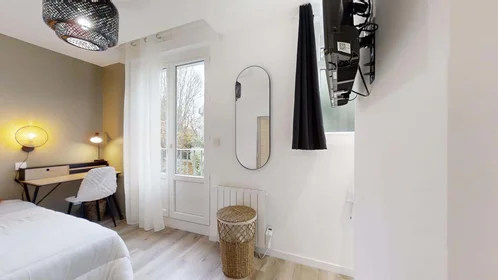 Privatzimmer in der 2 Bd Raymond Poincaré, 35700 Rennes, France, bild 3 von 24