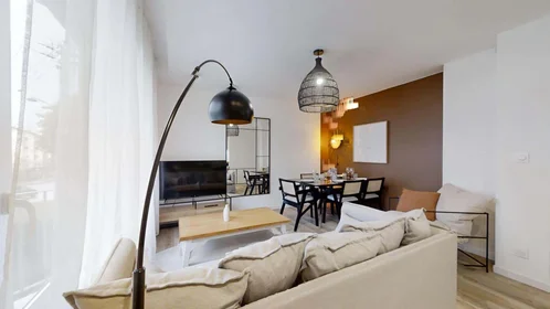 Privatzimmer in der 2 Bd Raymond Poincaré, 35700 Rennes, France, bild 15 von 23