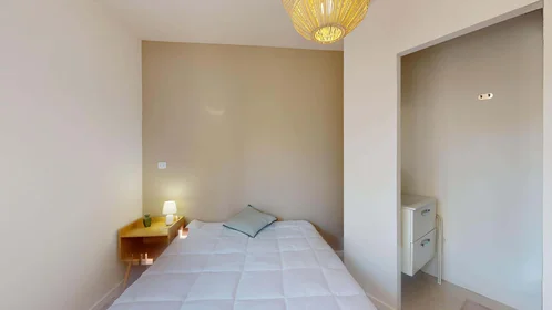 Stanza privata in 11 Rue Michel Servet, 21000 Dijon, France, immagine 9 di 18