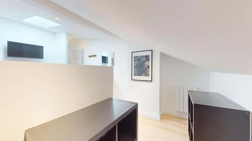 Private room at Cr Gambetta, 33400 Talence, France, image 2 of 28