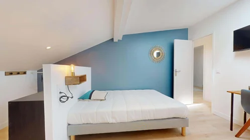 Private room at Cr Gambetta, 33400 Talence, France, image 3 of 28