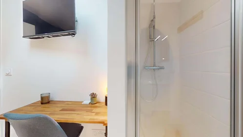 Private room at Cr Gambetta, 33400 Talence, France, image 4 of 28