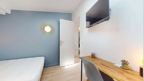 Private room at Cr Gambetta, 33400 Talence, France, image 6 of 28