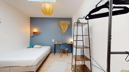 Private room at Cr Gambetta, 33400 Talence, France, image 3 of 9