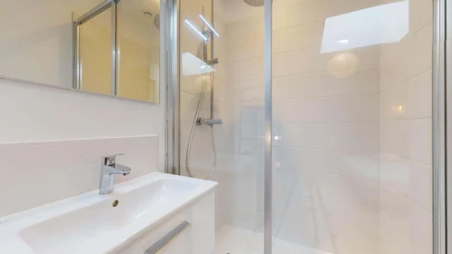 Private room at Cr Gambetta, 33400 Talence, France, image 4 of 9