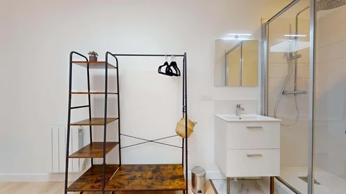 Private room at Cr Gambetta, 33400 Talence, France, image 7 of 9