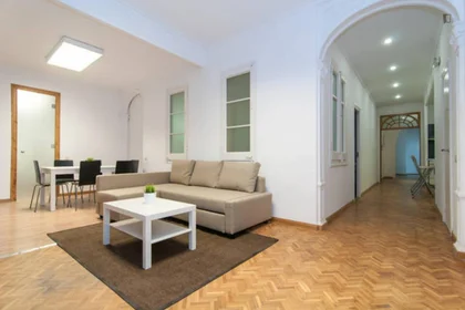 Habitación privada en C. de Balmes, imagen 1 de 13