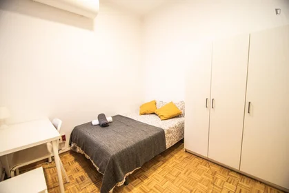 Habitación privada en C/ de Balmes, imagen 1 de 33