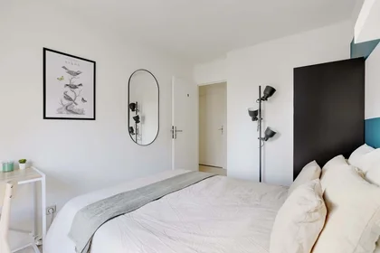 Private room at 78 Av. du Général Leclerc, 92100 Boulogne-Billancourt, France, image 2 of 11