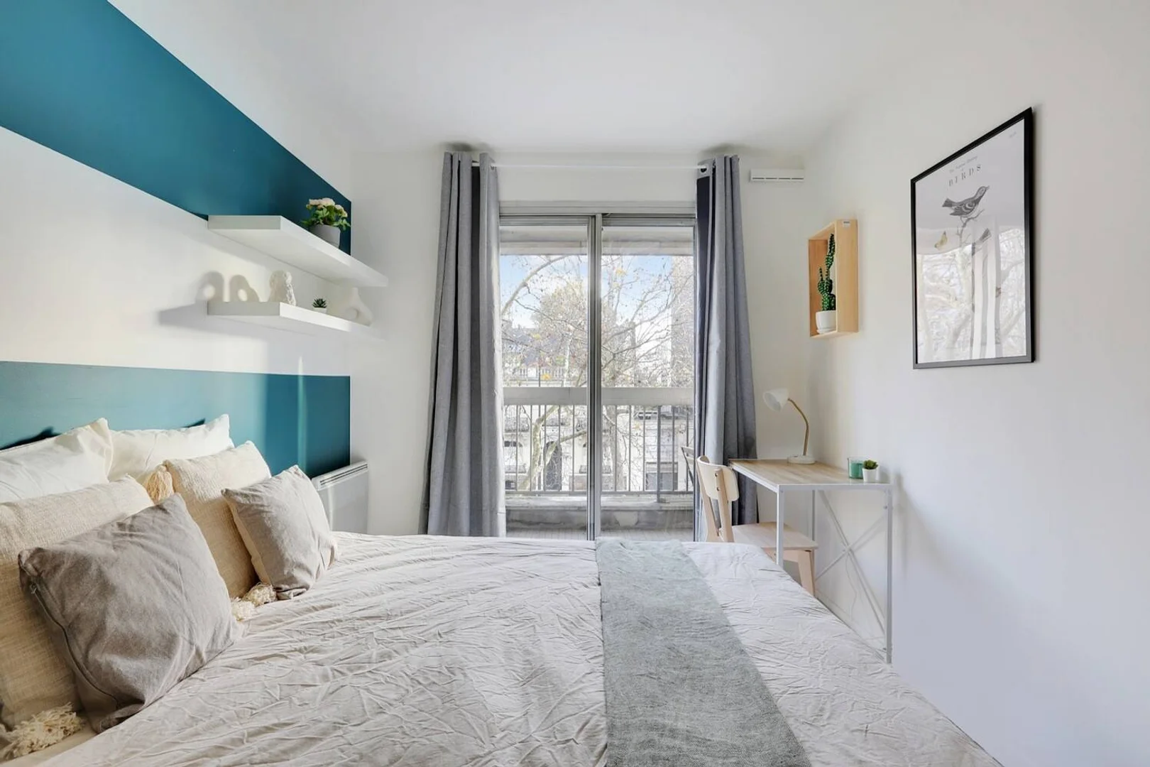 Chambre conviviale pour les étudiants dans  avec des équipements modernes