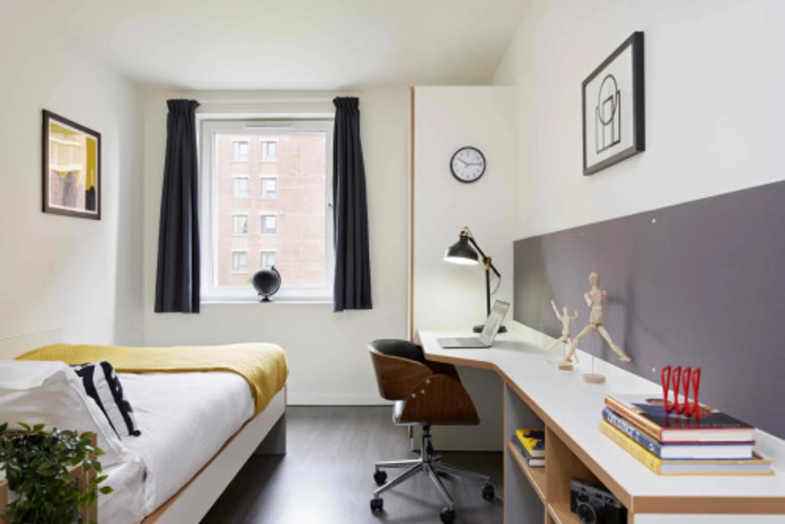 Economical student room with convenient location in 