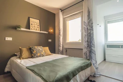 Stanza privata in 27 Pl. Jules Grandclément, 69100 Villeurbanne, France, immagine 2 di 10