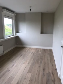 Quarto para alugar ao mês em Rotterdam