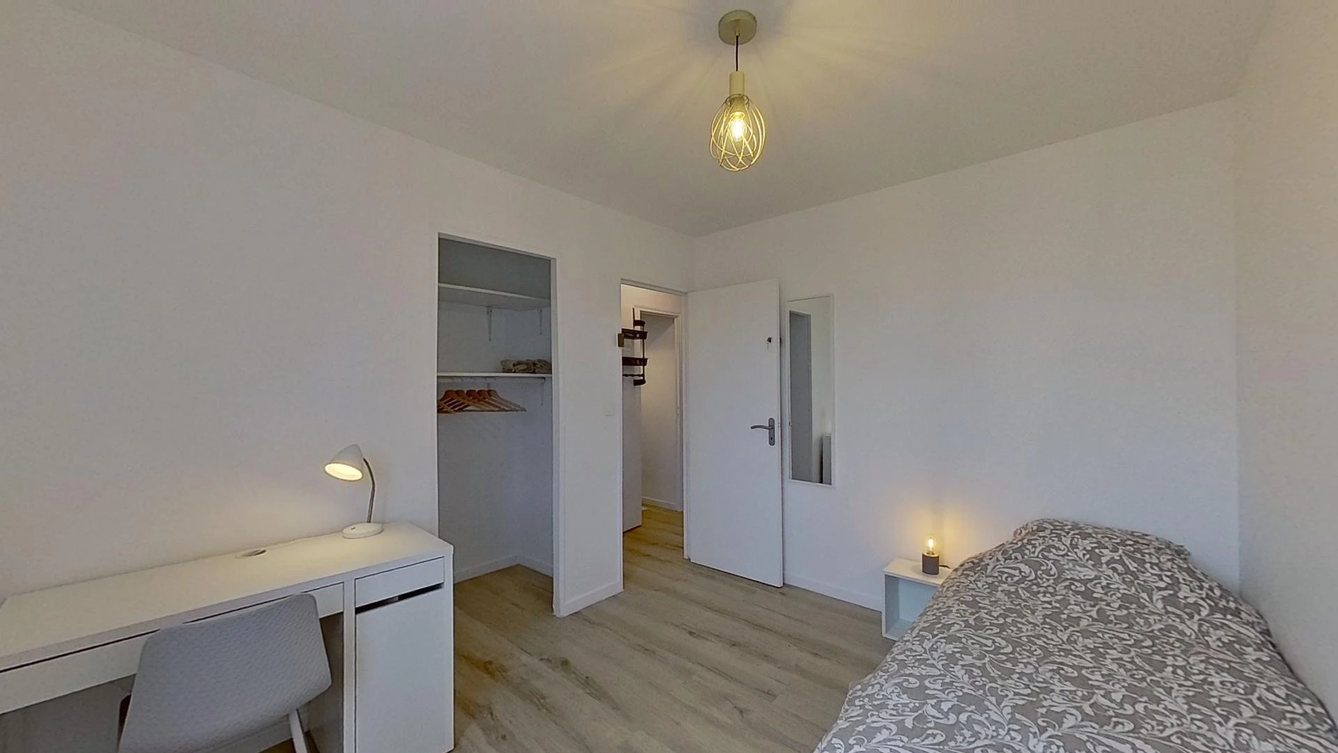 Chambre à louer dans un appartement d'étudiant à , entièrement meublée