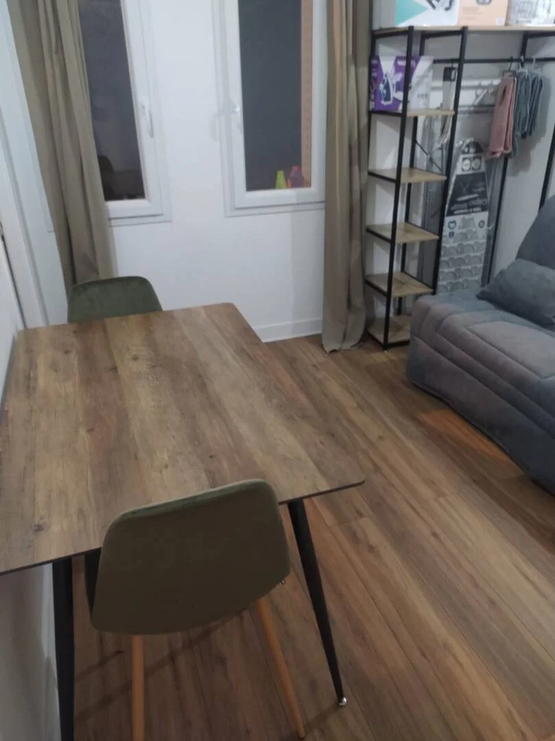 Student-friendly room in  with modern amenities