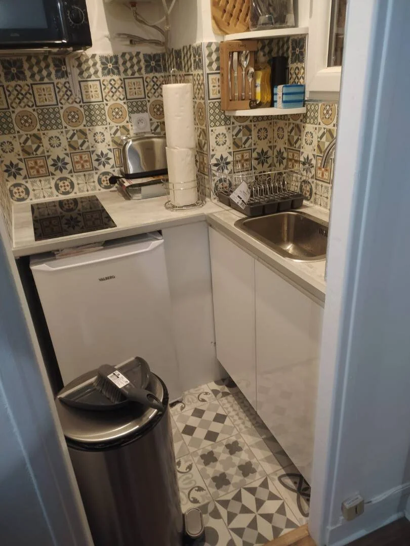 Student-friendly room in  with modern amenities