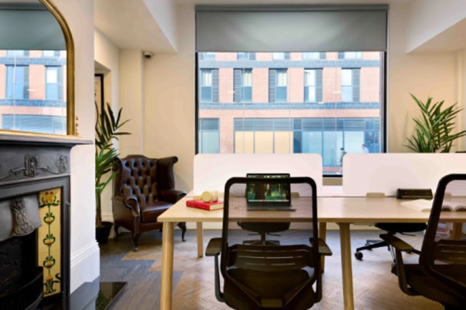 Bright and airy student room with easy university access in 