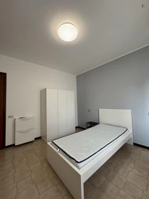 Chambre privée à Via Goffredo Mameli, image 3 de 9