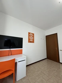 Chambre privée à Via Goffredo Mameli, image 4 de 9