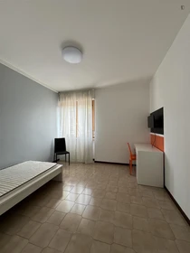 Quarto para alugar num apartamento partilhado em Verona