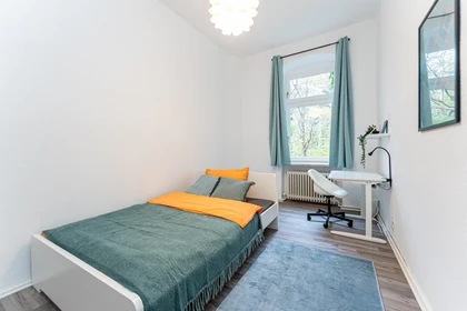 Cheap private room in Berlin