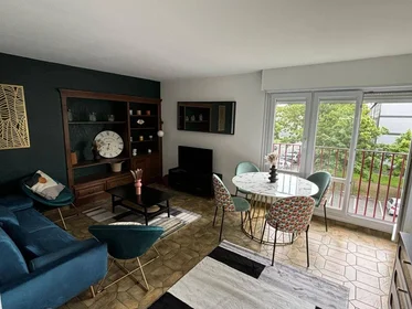 Chambre à louer avec lit double {area}