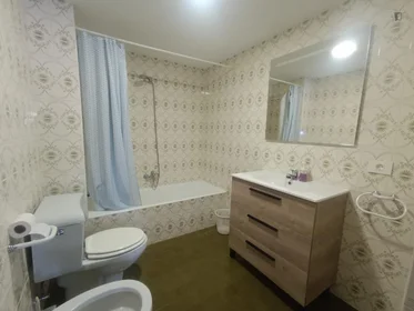 Private room at Calle Alfonso Batallador, image 8 of 9
