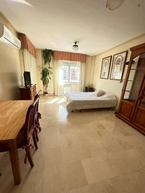 Privatzimmer in der Avenida Salvador Allende, bild 1 von 11