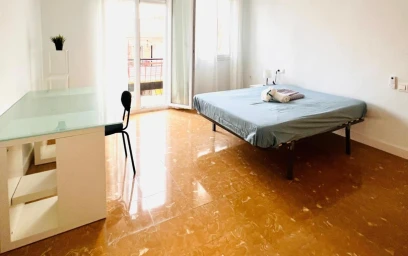 Chambre privée à C. Gral. Martín de la Carrera, image 1 de 16