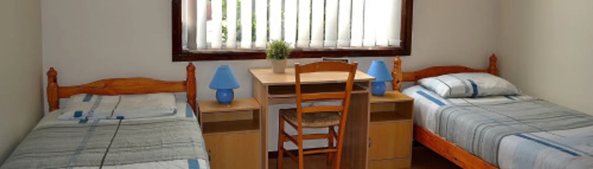 Habitación asequible para estudiantes con buena iluminación en 