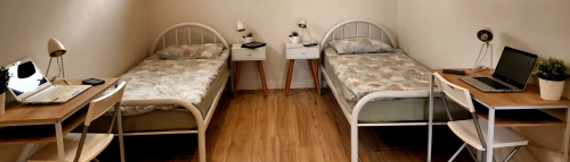 Habitación acogedora para estudiantes disponible en 
