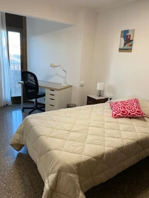 Zimmer mit Doppelbett zu vermieten Terrassa