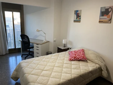 Zimmer mit Doppelbett zu vermieten Terrassa