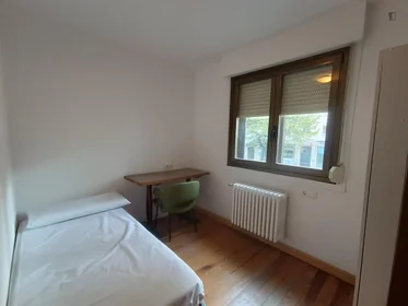 Quarto privado em Av de la Baja Navarra, imagem 1 de 15
