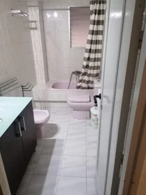 Quarto privado em Avenida Infante Juan Manuel, imagem 13 de 16