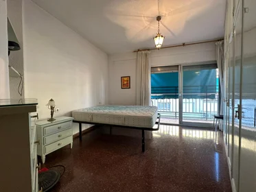 Habitación privada en Calle San Juan de Dios, imagen 1 de 10